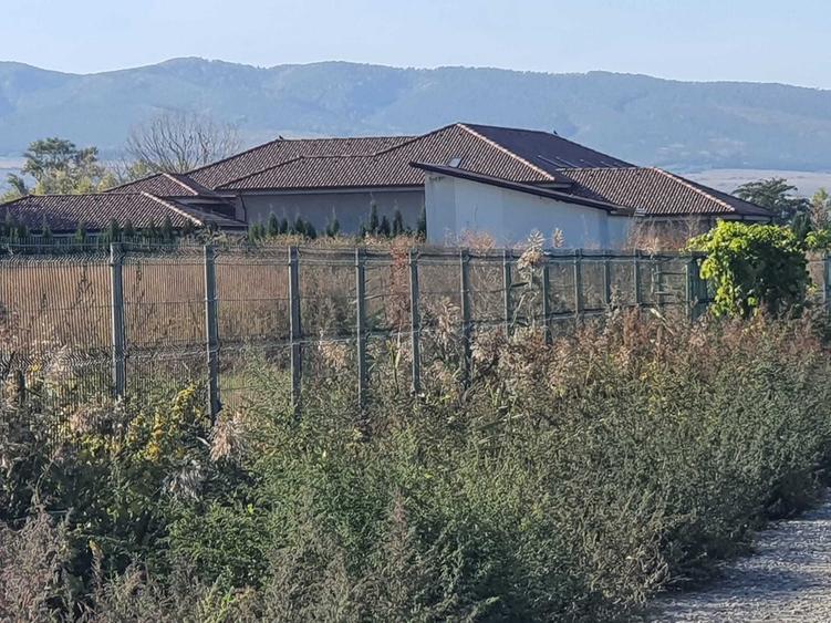 Teren de 1000 mp, în Câmpineanca
