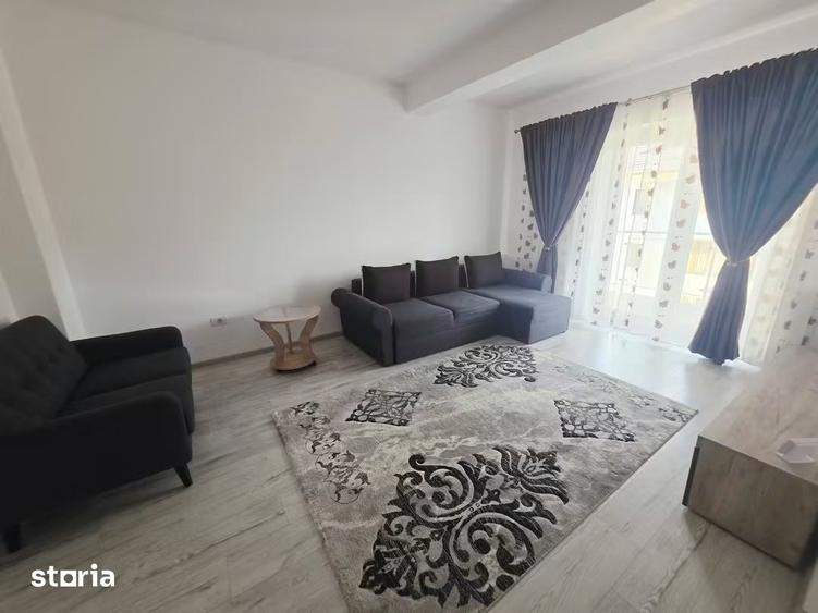 Apartament cu 2 camere decomandat în Tractorul