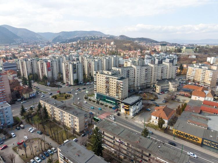 Spațiu comercial, de 612 mp, în 13 Decembrie