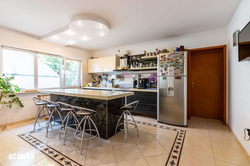 Casă cu 6 camere cu Teren 1200 Mp în Chiajna