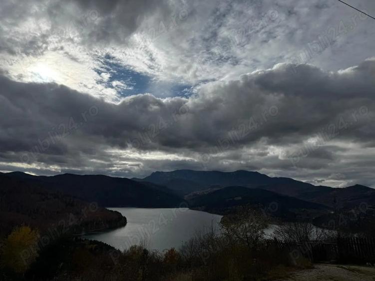 Teren de 5500 mp, în Buhalnița