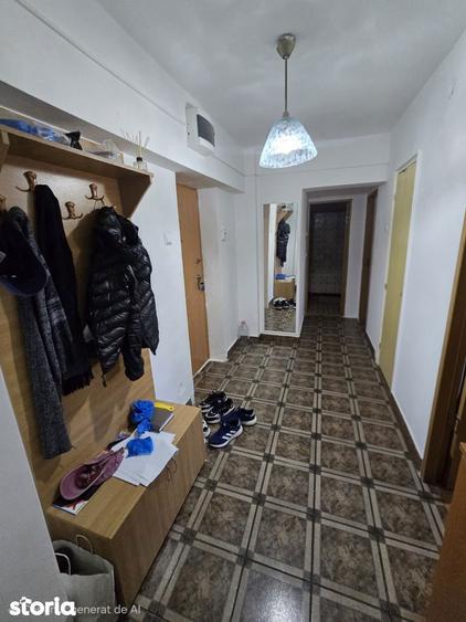 Apartament cu 3 camere decomandat în Mioriței