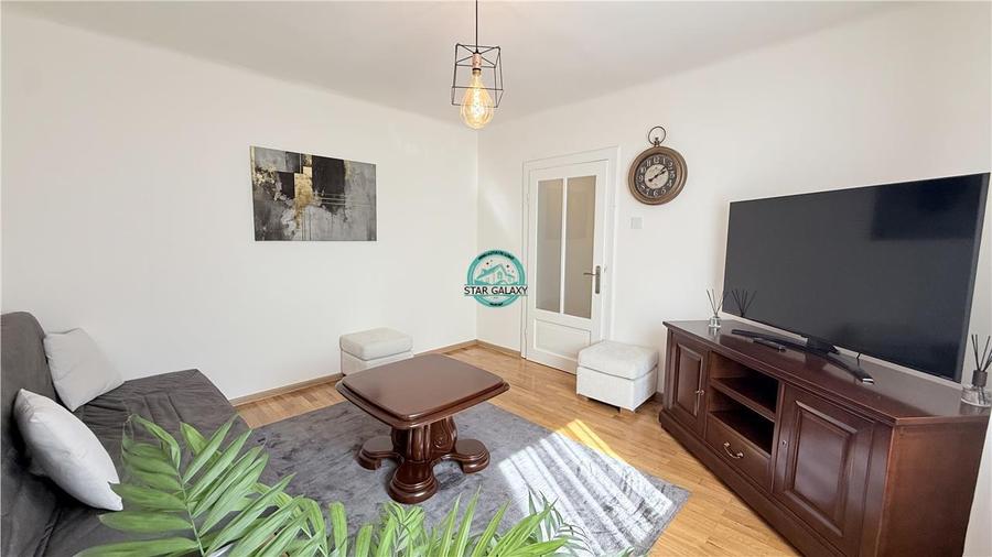 Apartament cu 4 camere decomandat, mobilat în Central