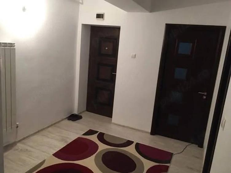 Apartament cu 3 camere decomandat în Sărata