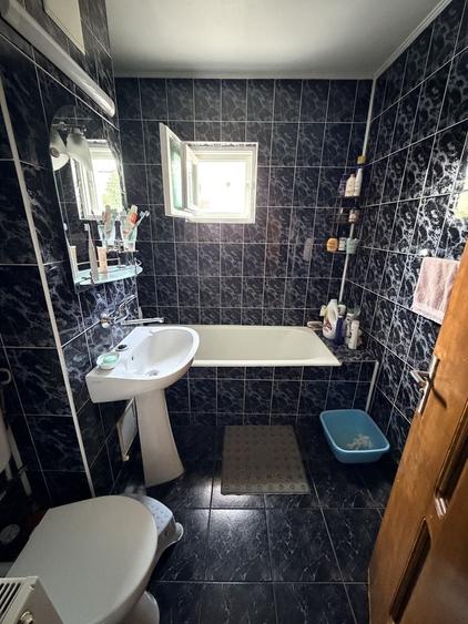 Apartament cu 3 camere semidecomandat în Exterior Vest