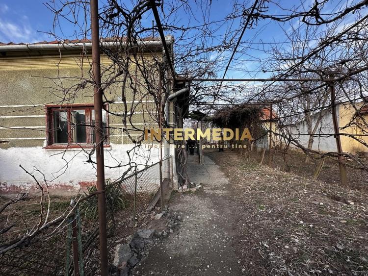 Casă individuală cu 3 camere cu Canalizare în Bărăbanț