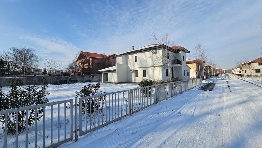Casă individuală cu 4 camere cu Canalizare în Corbeanca