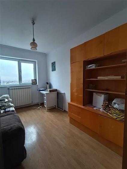 Apartament cu 4 camere decomandat, mobilat în 9 Mai