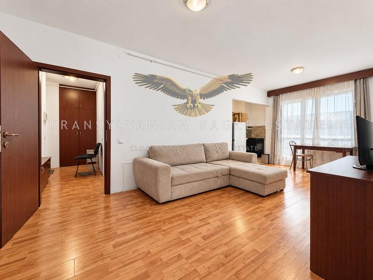Apartament cu 2 camere semidecomandat, mobilat în Central