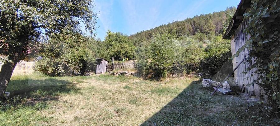 Casă individuală cu 3 camere cu Teren 2077 Mp în Exterior Vest