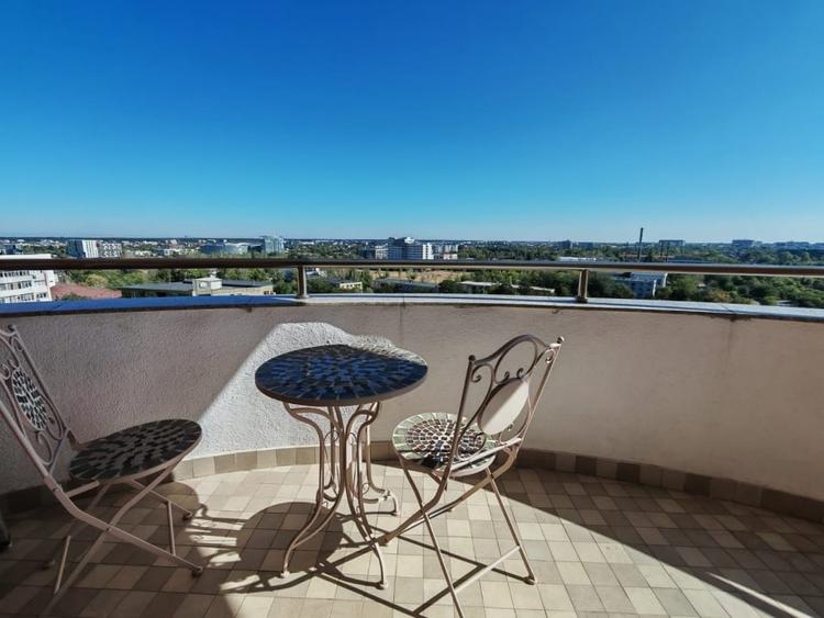 Apartament cu 3 camere decomandat, mobilat în P-ta Presei Libere