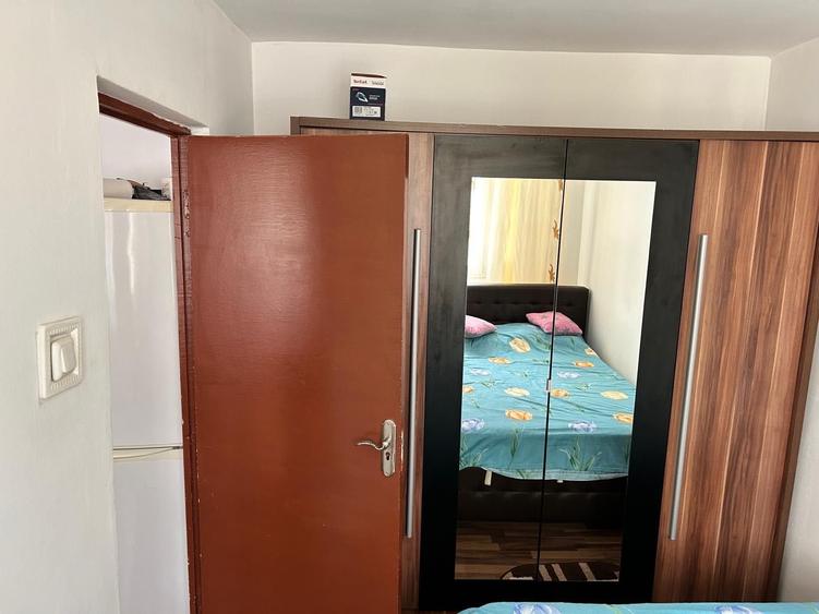 Apartament cu 2 camere semidecomandat, mobilat în Central
