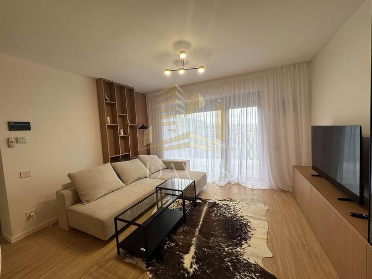 Apartament cu 2 camere semidecomandat, mobilat în Gară