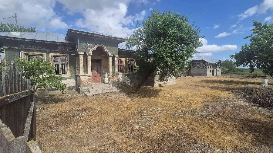 Casă cu 2 camere cu Teren 1680 Mp în Ungureni (Corbii Mari)