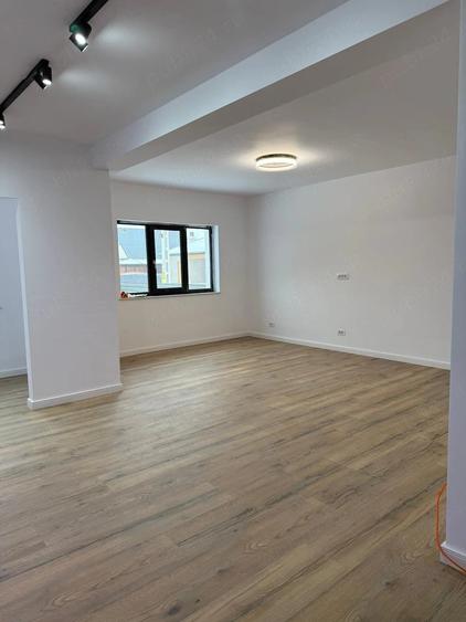 Casă cu 2 camere cu Teren 400 Mp în Central