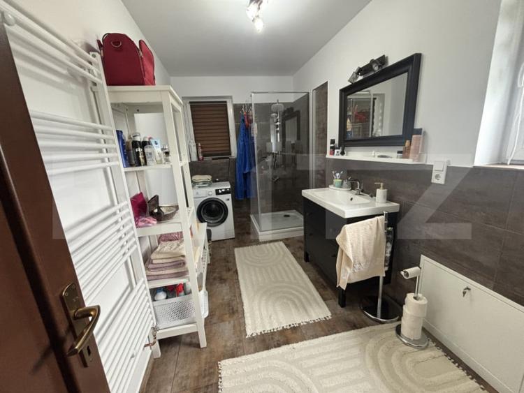 Casă cu 4 camere cu Teren 1602 Mp în Aghireș