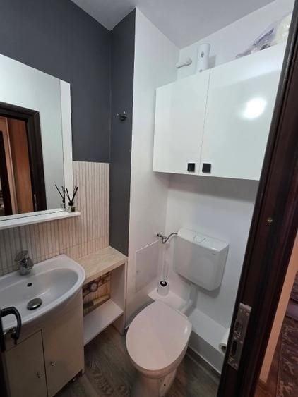 Apartament cu 3 camere decomandat în Girocului