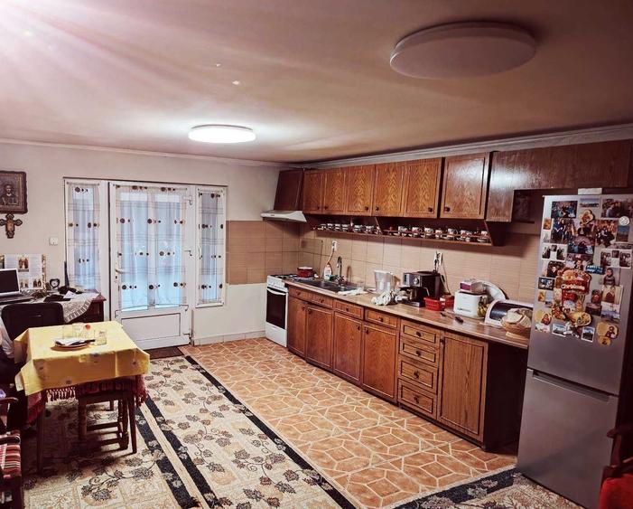 Casă cu 4 camere în Central