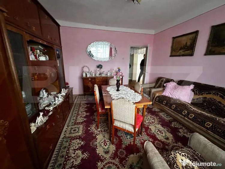 Casa cu 2 apartamente, 6 camere, teren 800 mp-ideal pensiune - 10
