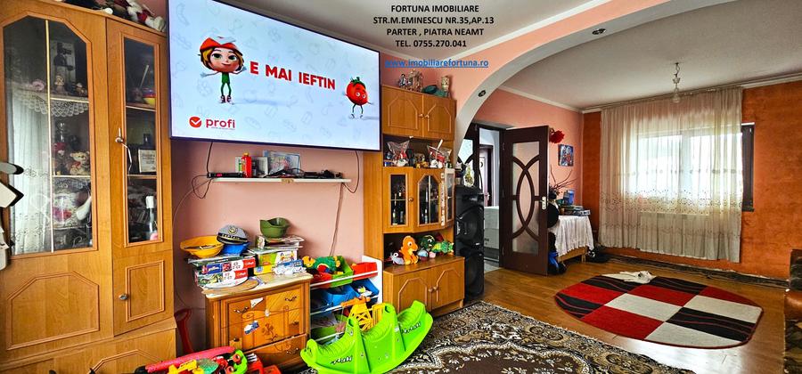 Casă cu 5 camere cu Canalizare în Vest