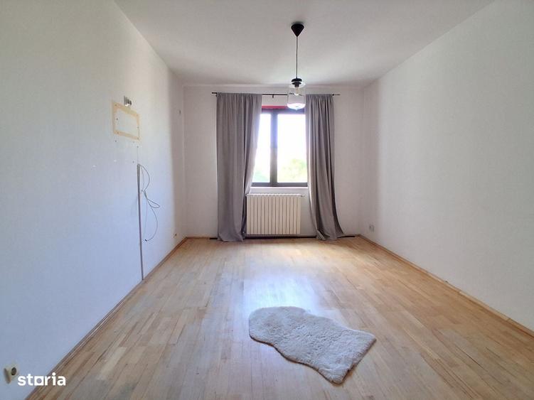 Apartament cu 4 camere în Crângași