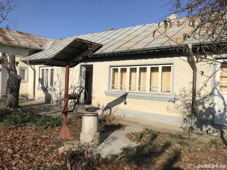 Casă cu 3 camere în Costești