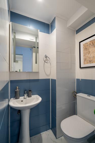 Apartament cu 3 camere semidecomandat în Universitate