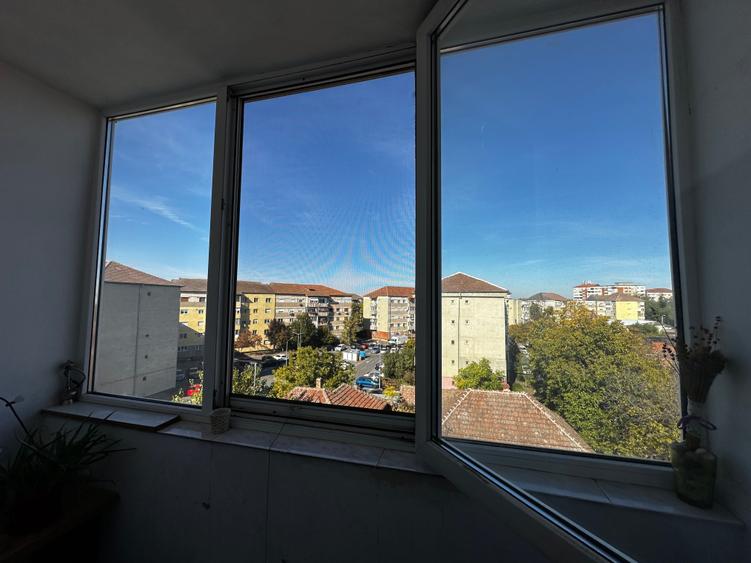 Garsonieră decomandată în Central