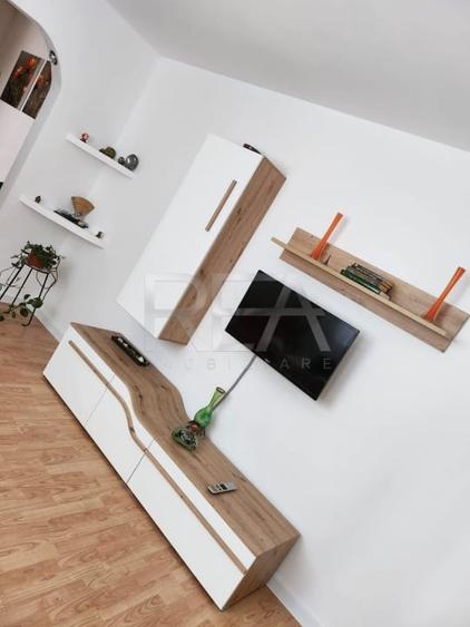 Apartament cu 3 camere semidecomandat, mobilat în Brâncoveanu