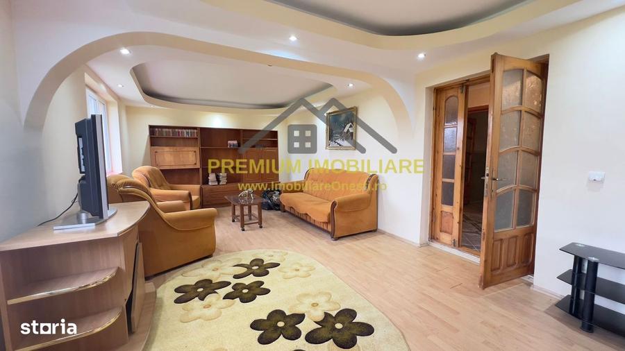 Casă cu 6 camere cu Teren 2500 Mp în Bogdănești