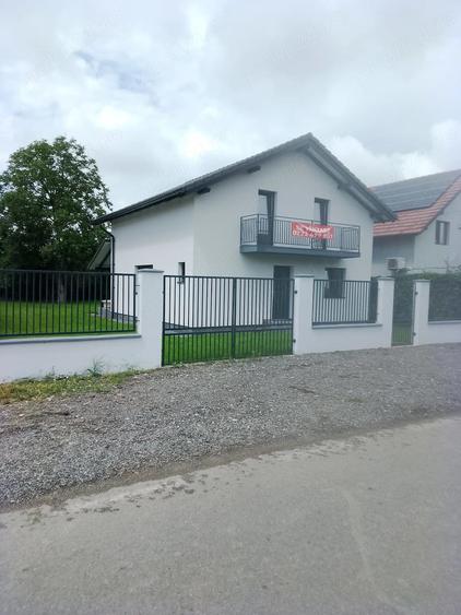 Casă cu Teren 500 Mp în Sânmihaiu Român