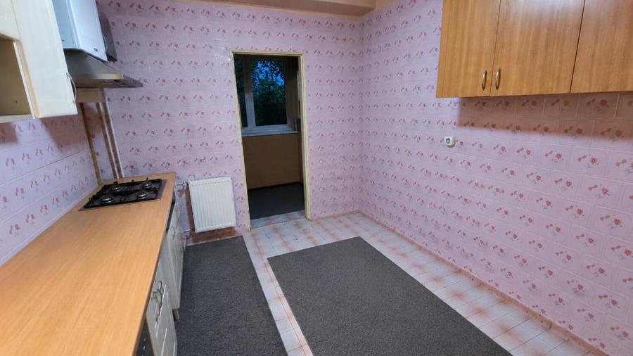 Apartament cu 4 camere decomandat în Gorjului