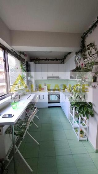 Apartament cu 2 camere decomandat, mobilat în Central