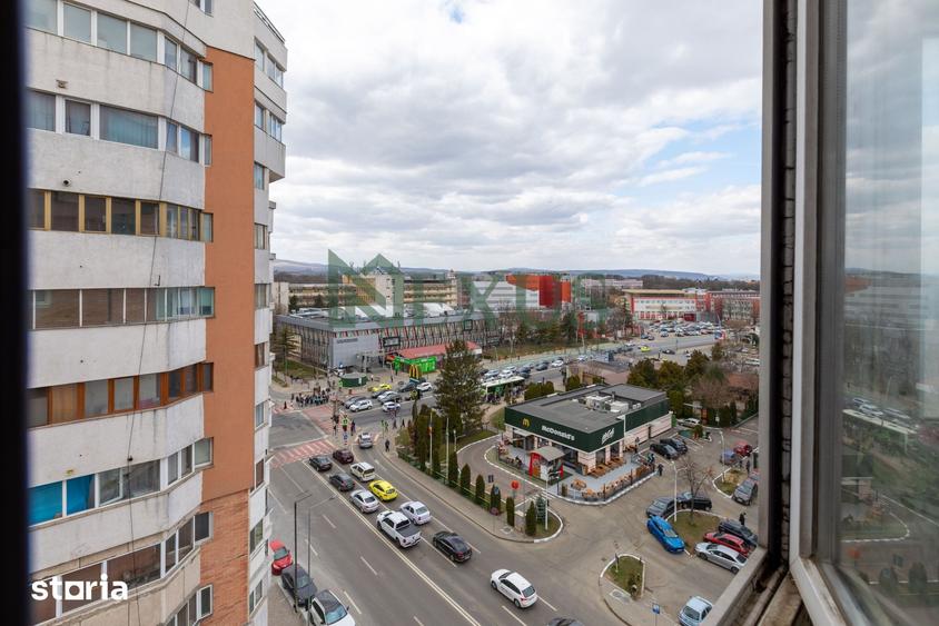 Apartament cu 3 camere decomandat în Cornișa