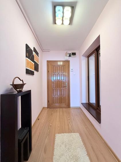 Apartament cu 3 camere decomandat în Durău