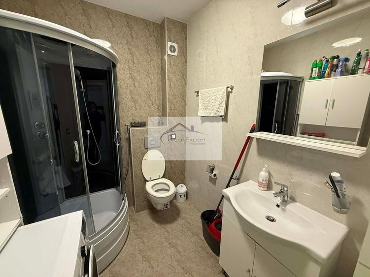 Apartament cu 3 camere decomandat în Europa