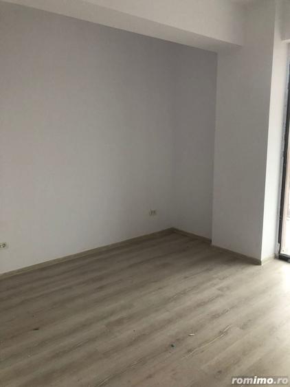 2 camere la 2 minute de benzinaria ESO - 5