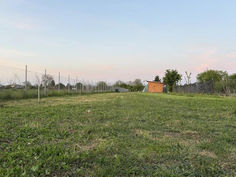 Teren de 2200 mp, în Poenari