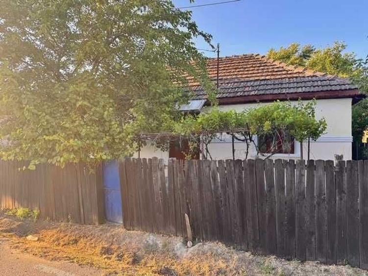 Casă cu 3 camere în Gogoșu