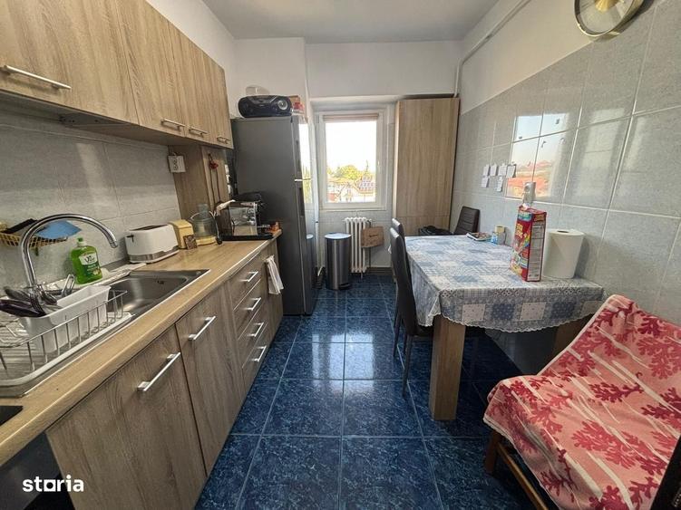 Apartament cu 3 camere decomandat în Independenței