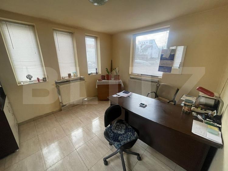 Apartament cu 3 camere decomandat, mobilat în Cetate