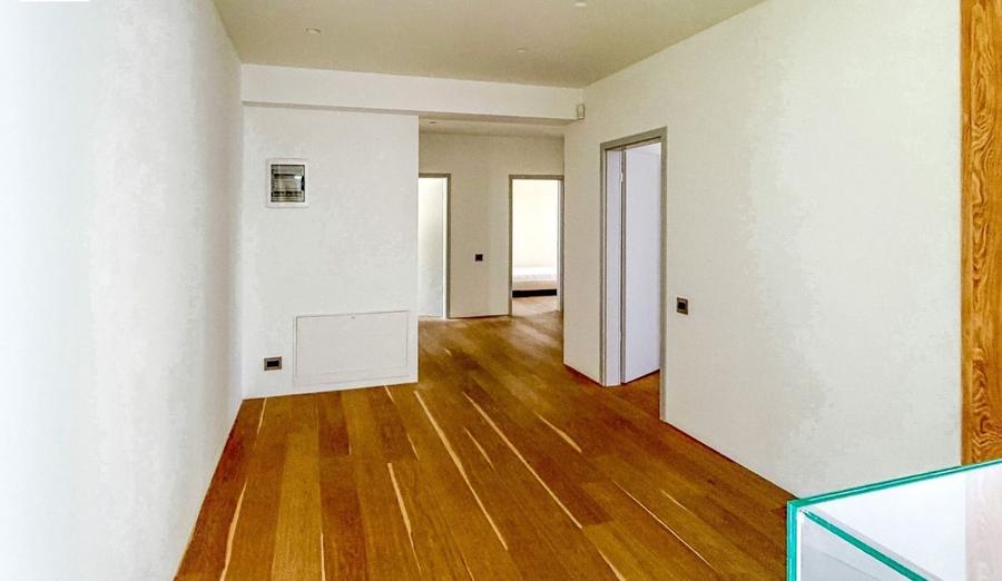 Casă cu 6 camere cu Teren 1000 Mp în Pipera