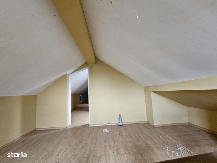 Casă cu 4 camere în Central