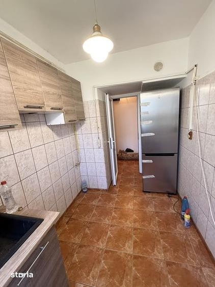 Apartament cu 3 camere semidecomandat în Dacia