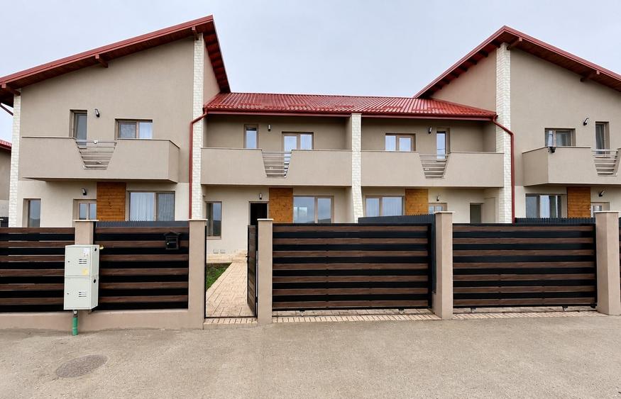 Casă individuală cu 4 camere cu Teren 172 Mp în Central
