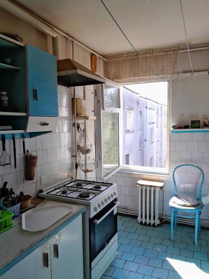 Apartament cu 3 camere decomandat în Sud