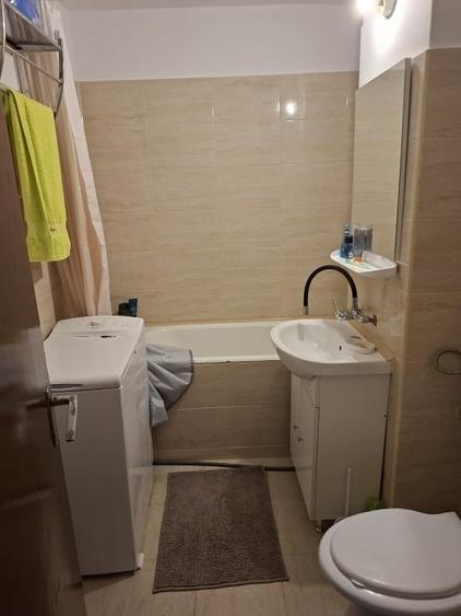 Apartament cu 3 camere decomandat, mobilat în Lujerului