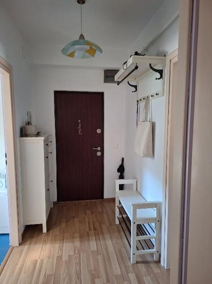 Apartament cu 2 camere decomandat, mobilat în Crângași