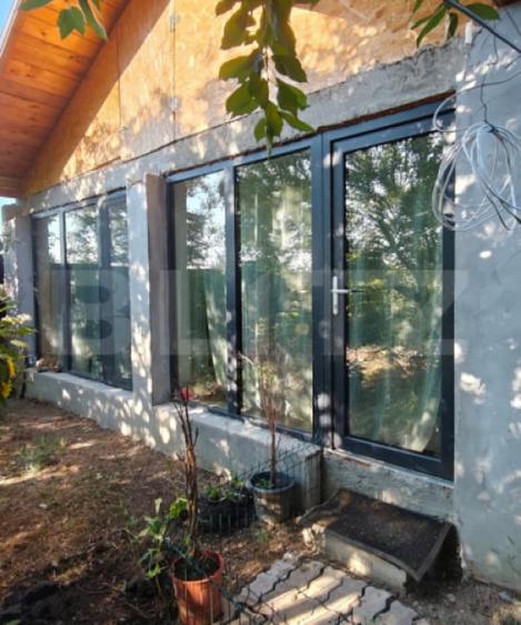 Casă cu 2 camere cu Teren 1300 Mp în Brezoaia