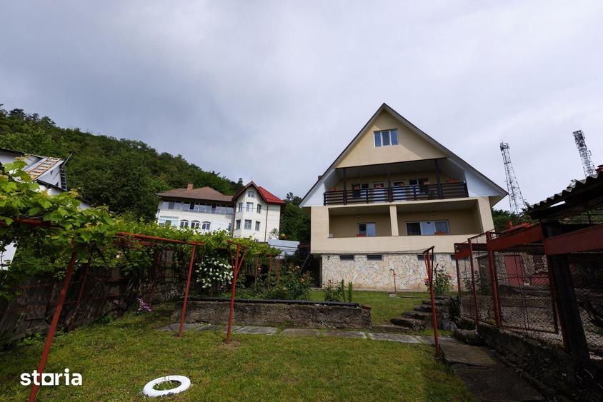 Casă cu 5 camere cu Teren 520 Mp în Central